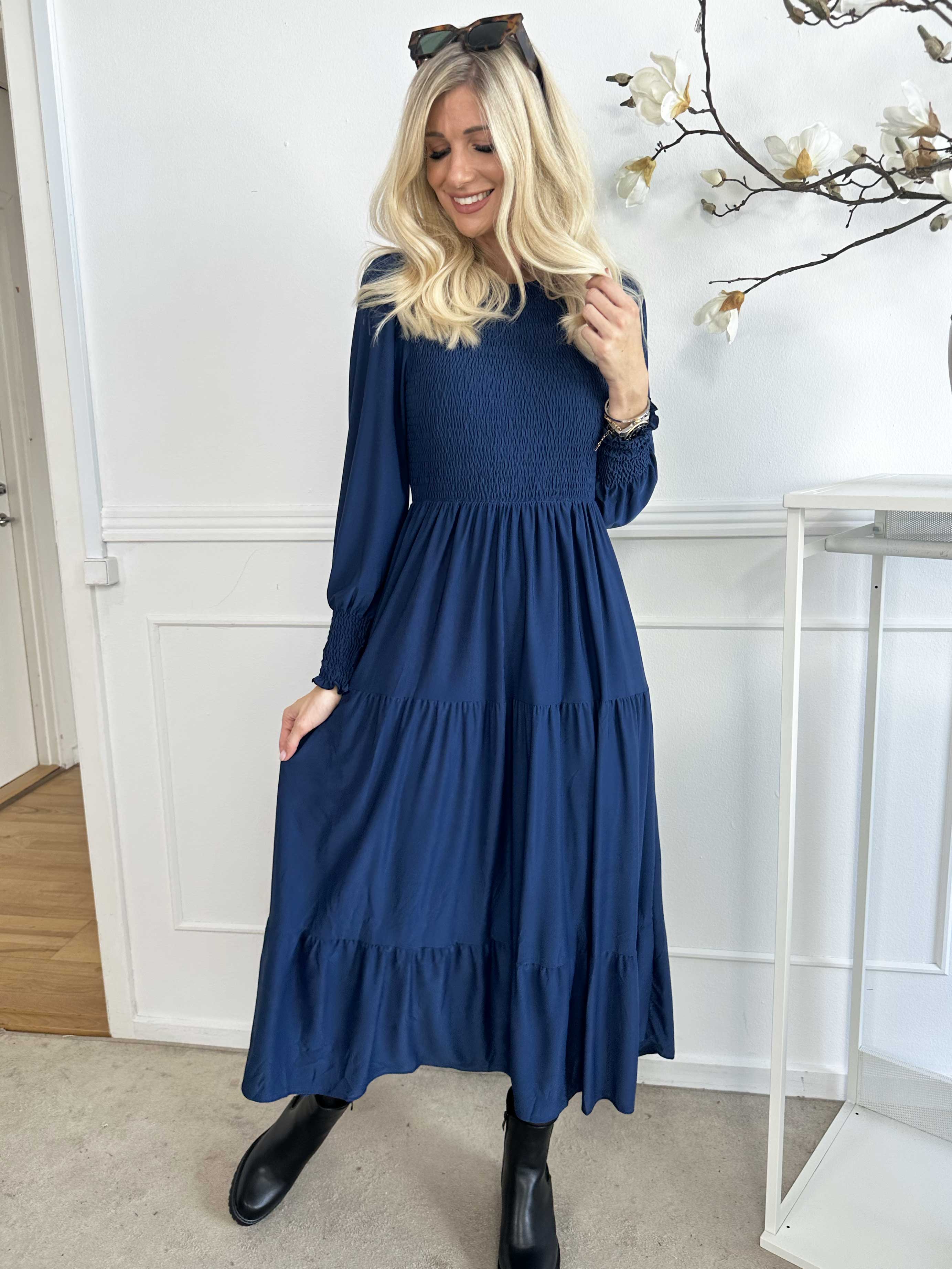 Kelly Long - Stretchklänning med smock över bröstet